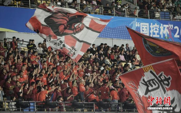 广西县级足球超级联赛开幕 千台无人机灯光秀点