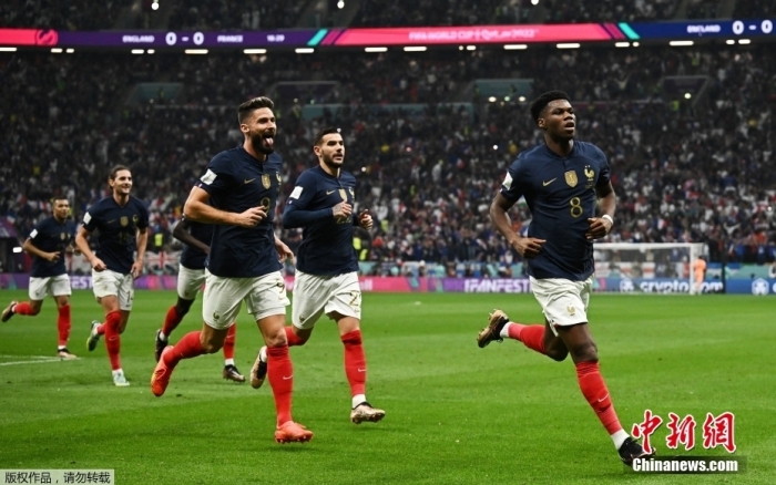 法国2-1力克英格兰挺进四强 战术压制与老将奇功